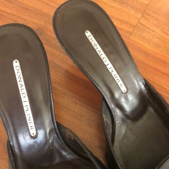 Donald J Pliner Black, leather woven mules 8 - Picture 2 of 7